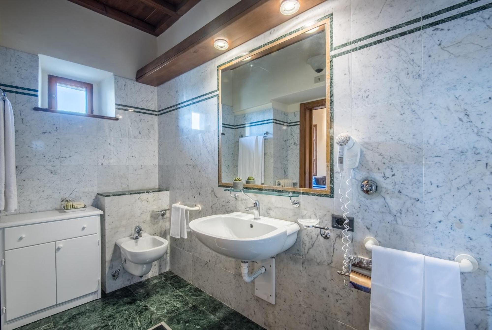 Hotel Palazzo Squarcialupi Кастелина ин Кианти Екстериор снимка